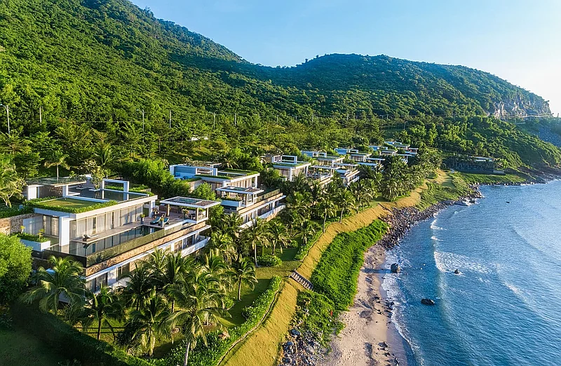https://cdn.dulich24h.comTop bãi biển đẹp nhất Nha Trang 2025 – Gợi ý điểm đến không thể bỏ lỡ